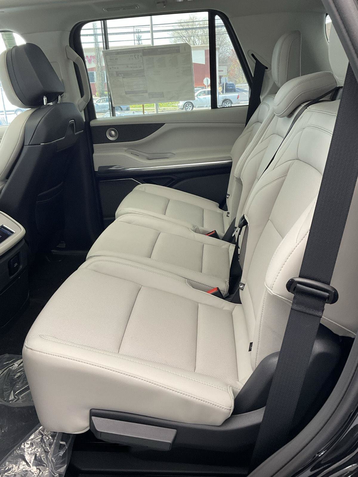 New 2026 Lincoln Navigator Reserve AWD/4WD image 10