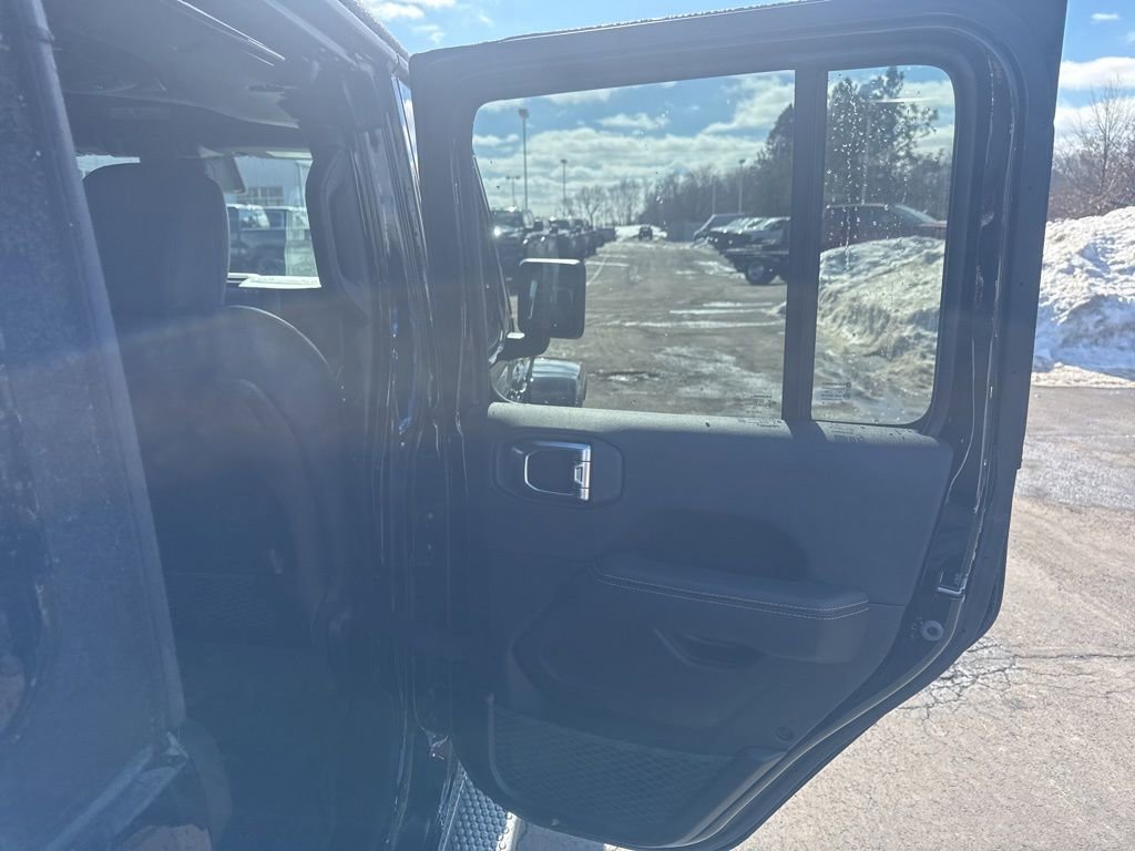 New 2025 Jeep Wrangler Unlimited Sahara AWD/4WD image 41