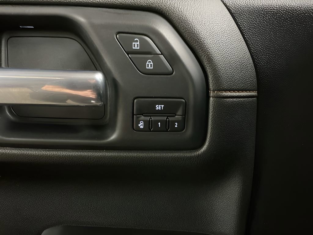 Used 2021 GMC Sierra 1500 AT4 image 12