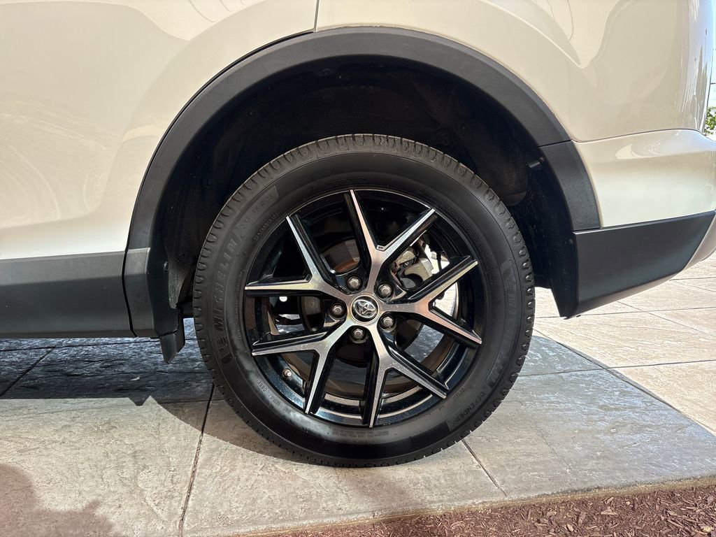 Used 2017 Toyota RAV4 SE w/ Advanced Technology Package AWD/4WD image 10