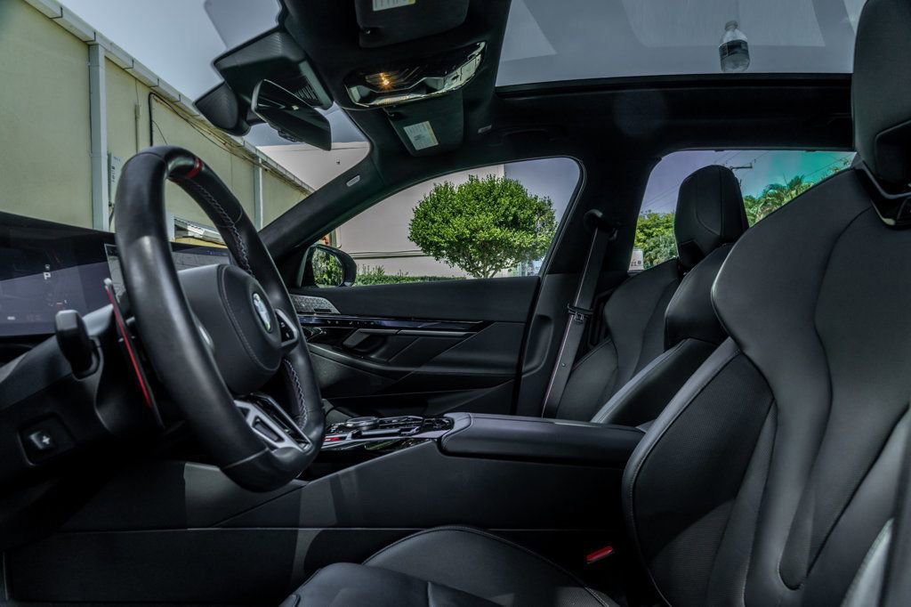 Used 2025 BMW M5 Touring image 14