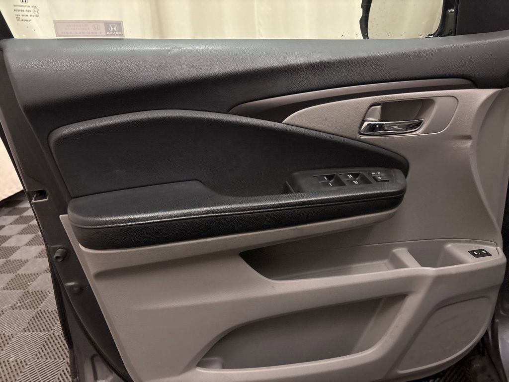 Used 2018 Honda Pilot EX-L image 11