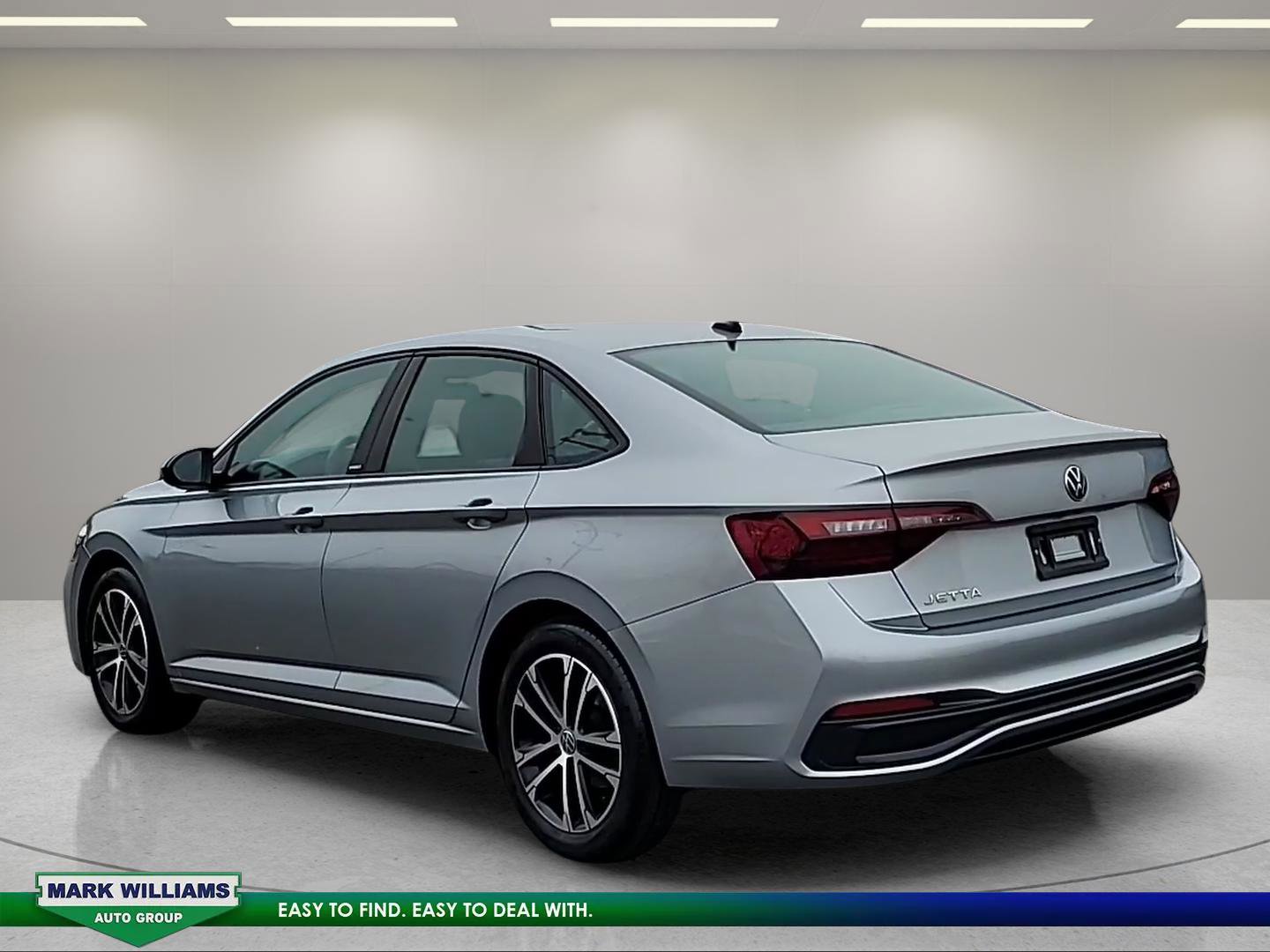 Used 2023 Volkswagen Jetta Sport image 6