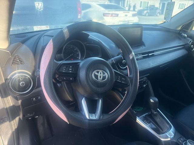 Used 2019 Toyota Yaris LE FWD image 10