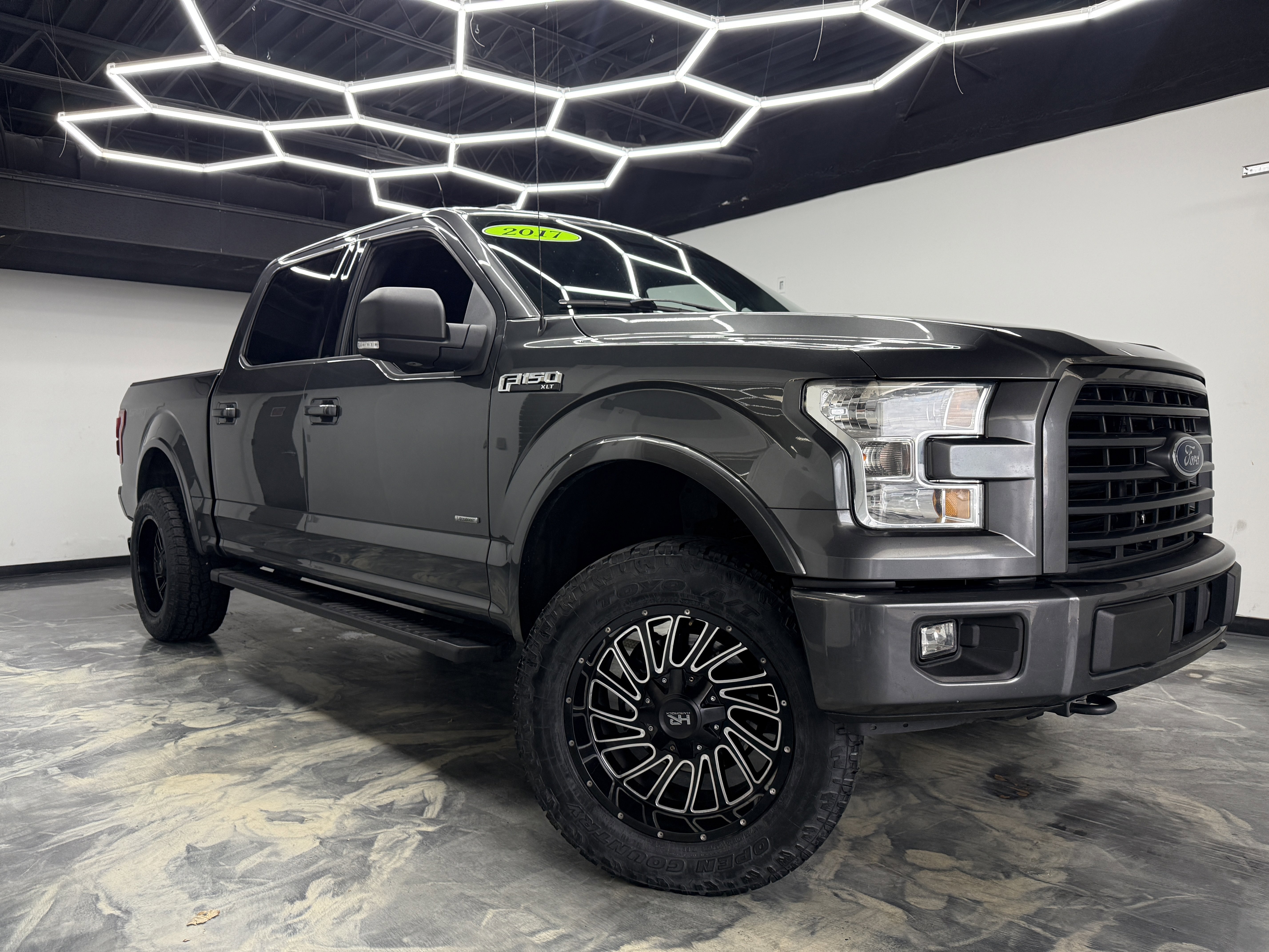 Used 2017 Ford F150 XLT w/ Equipment Group 302A Luxury image 6