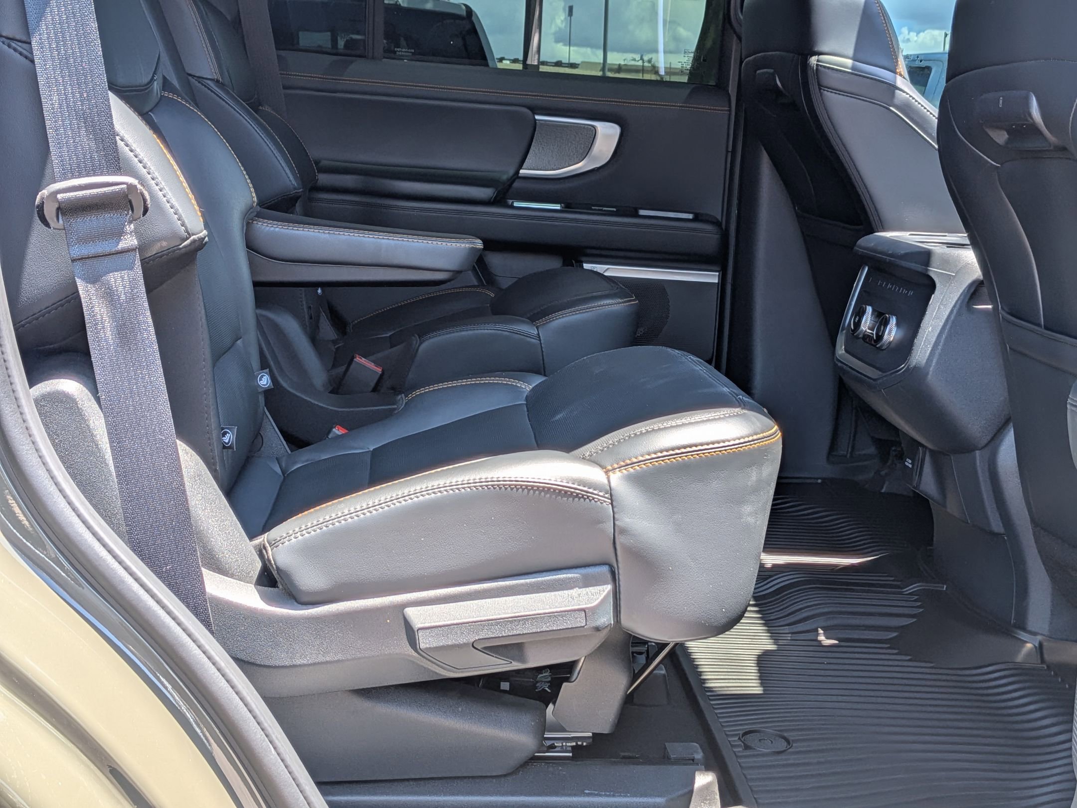 Used 2025 Ford Expedition Tremor AWD/4WD image 26