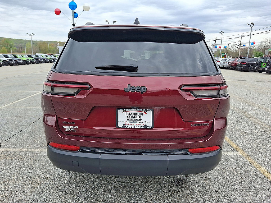 Used 2025 Jeep Grand Cherokee L Limited w/ Black Appearance Package AWD/4WD image 23