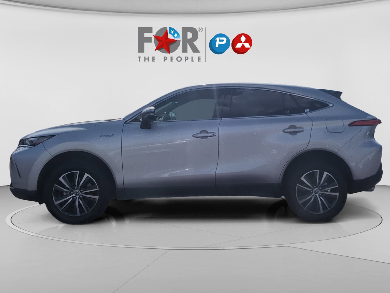 Used 2021 Toyota Venza LE AWD/4WD image 2