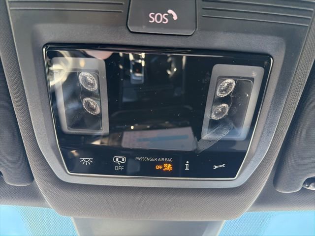 Used 2024 Volkswagen Atlas Cross Sport SE image 39