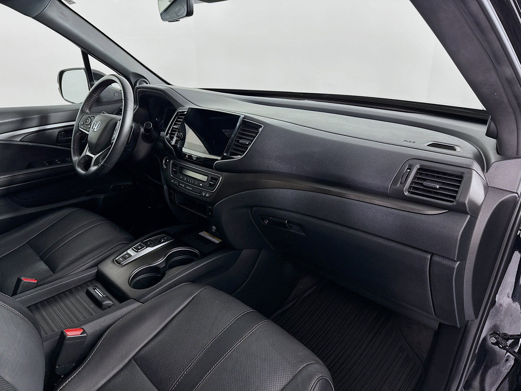 Certified 2023 Honda Passport TrailSport image 30