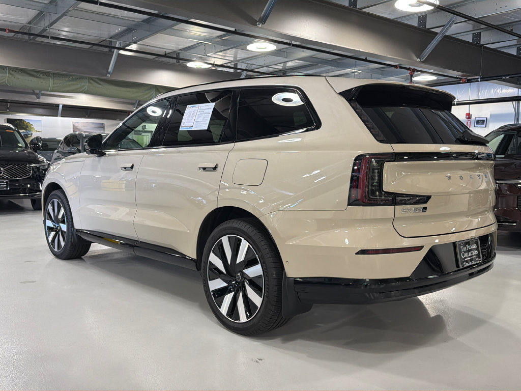 Certified 2025 Volvo EX90 Plus AWD/4WD image 6