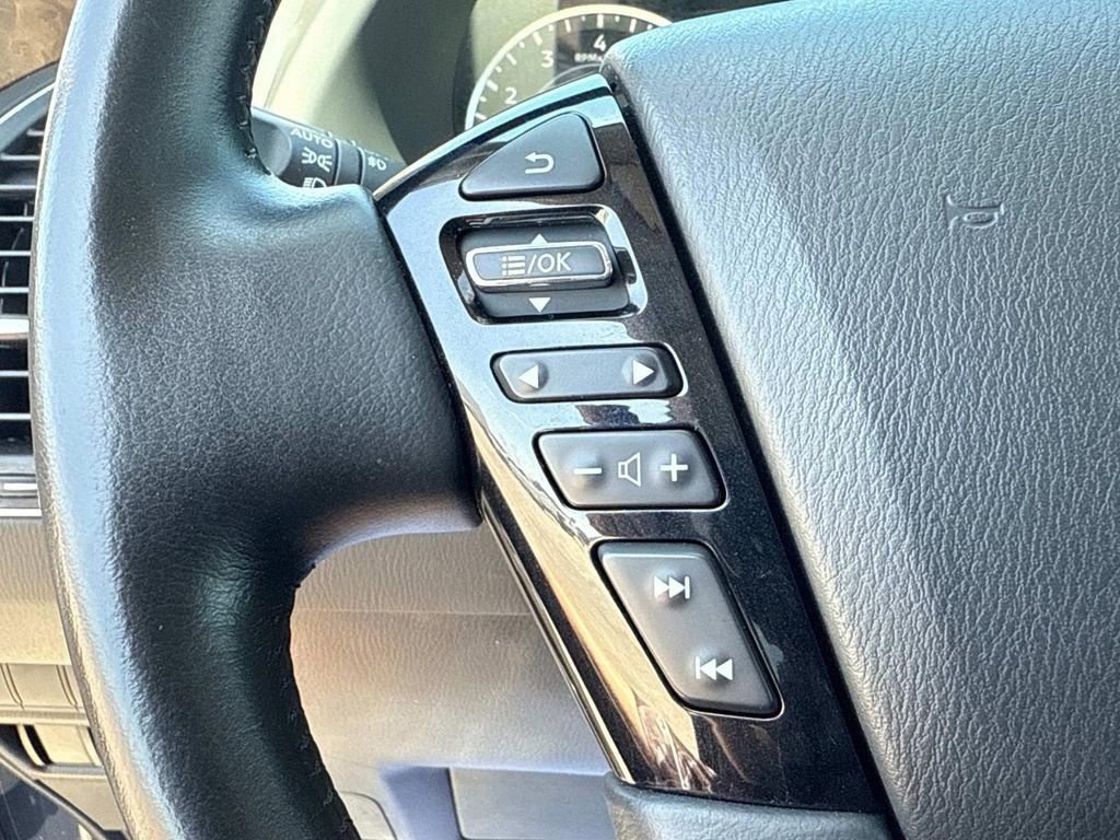 Used 2023 Nissan Armada SL w/ Captain's Chairs Package RWD image 19