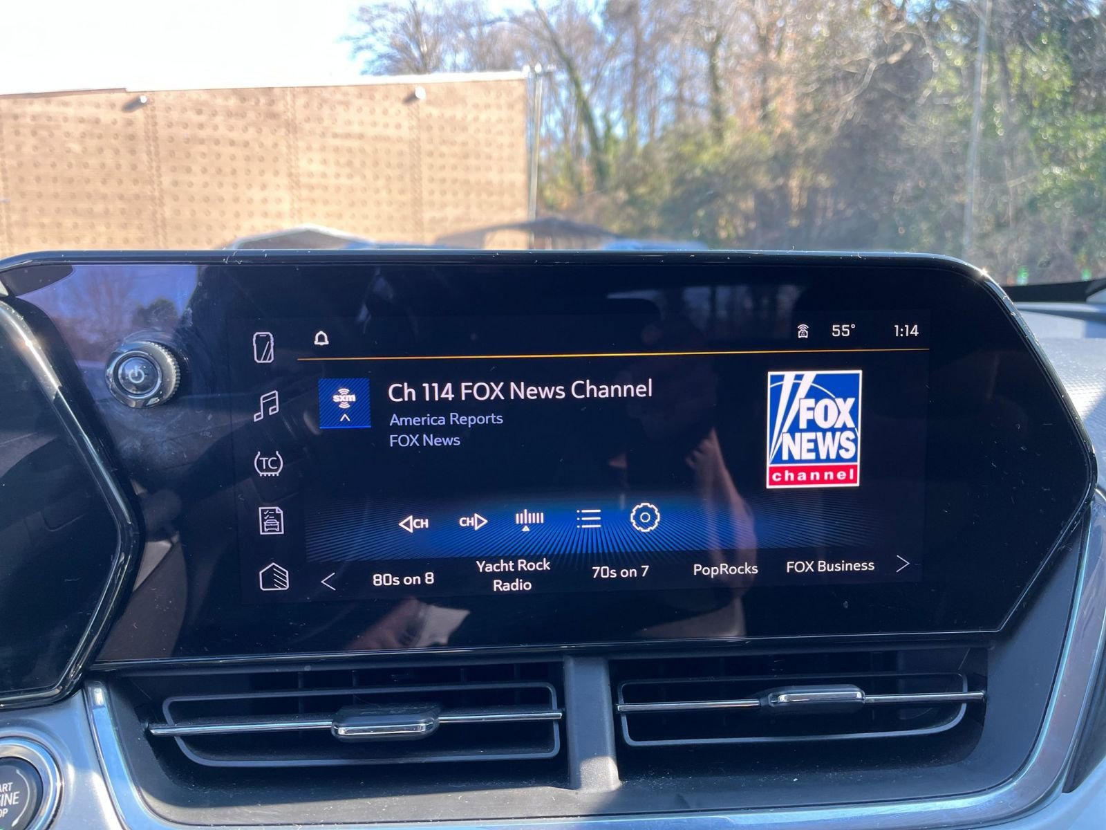 Used 2025 Chevrolet Trax LT w/ LT Convenience Package image 21