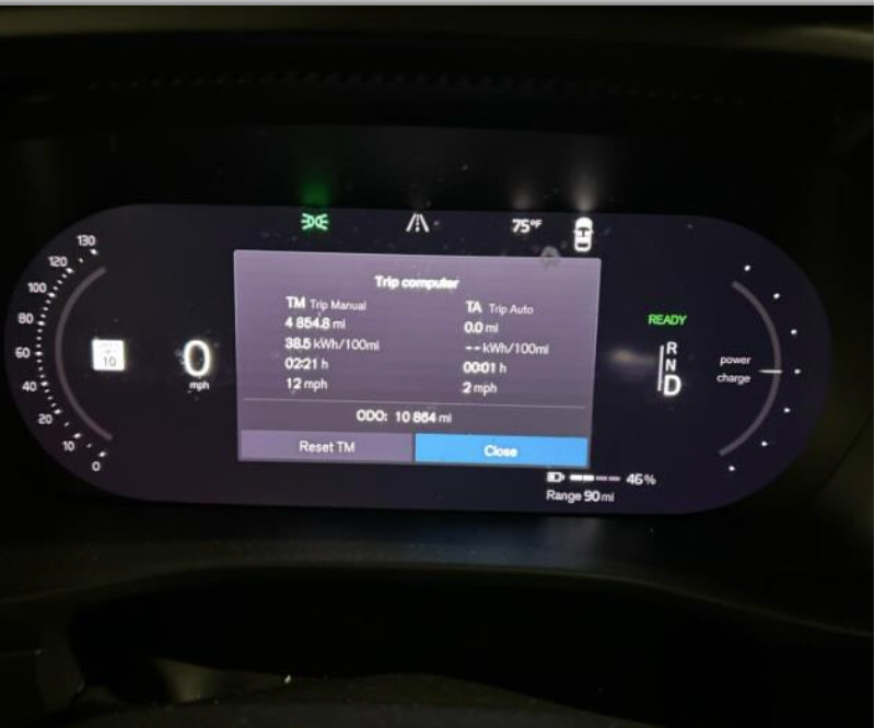 Used 2023 Volvo XC40 Recharge Plus w/ Protection Package Premier AWD/4WD image 5
