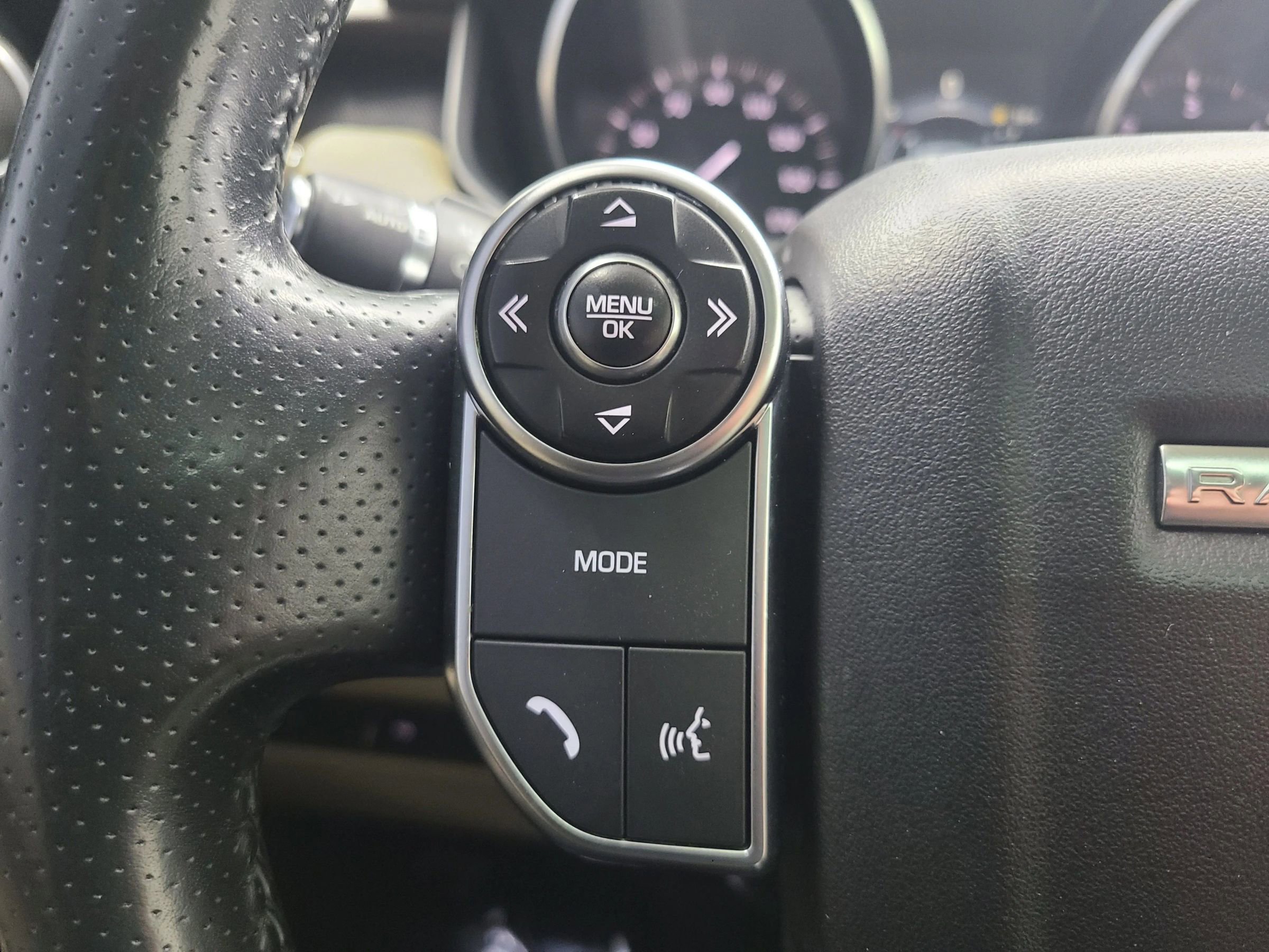 Used 2016 Land Rover Range Rover Sport HSE image 31