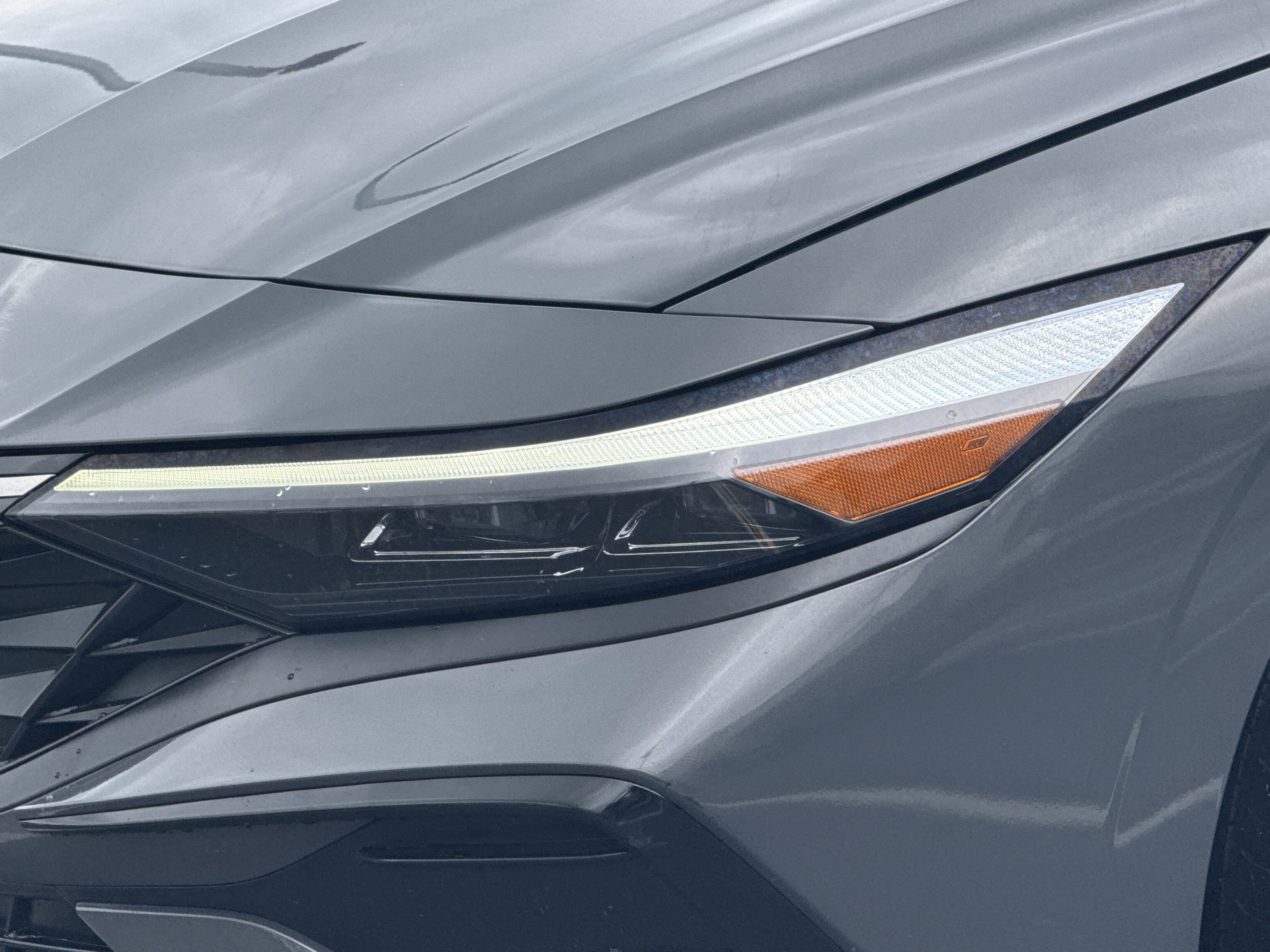 Used 2025 Hyundai Elantra Limited FWD image 5