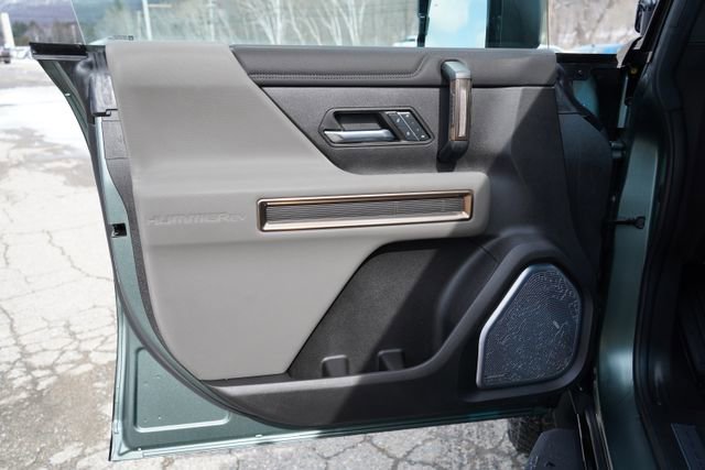 Used 2024 GMC Hummer EV 3X w/ LPO, Illumination Package image 9