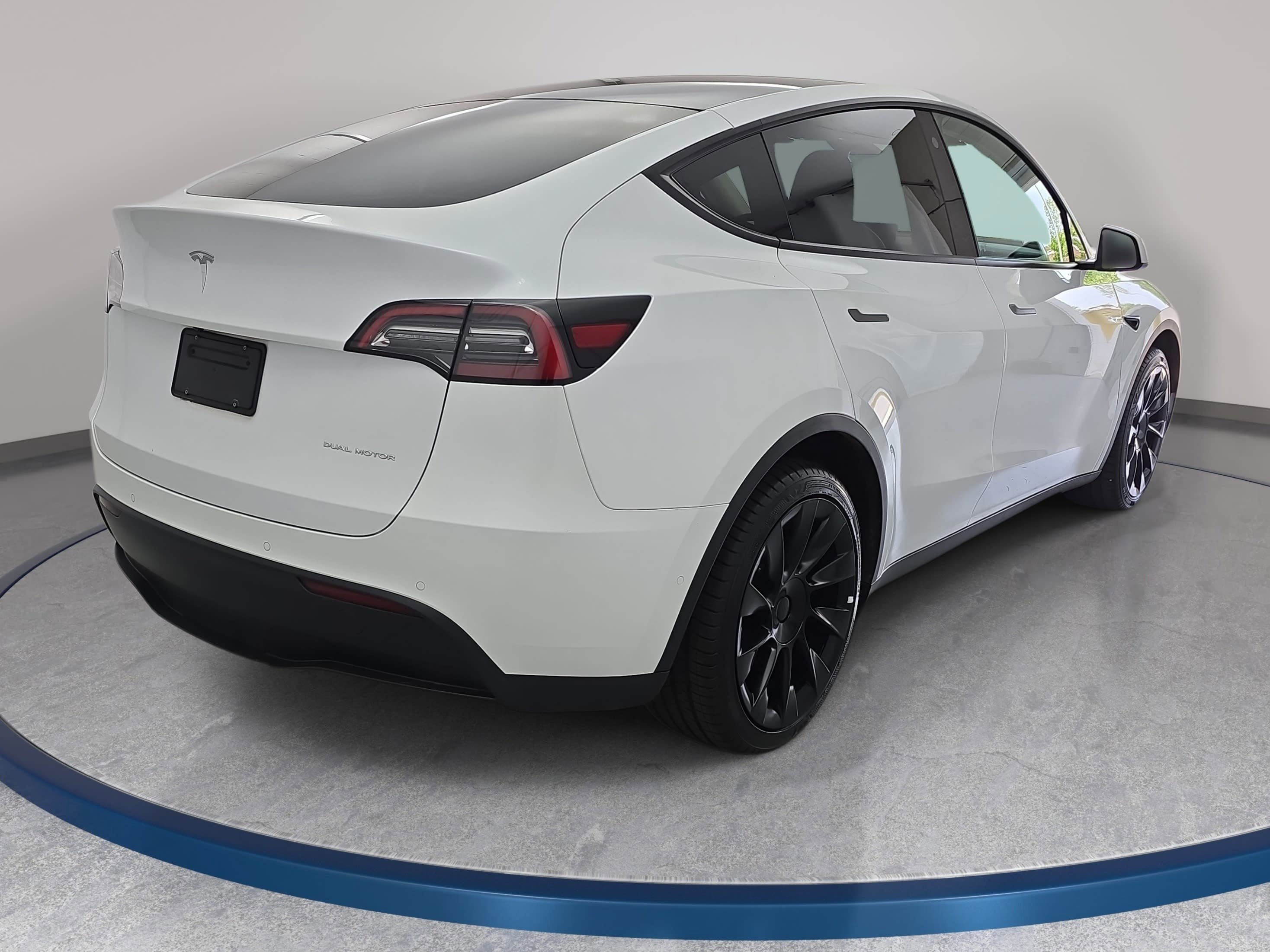 Used 2021 Tesla Model Y Long Range image 5
