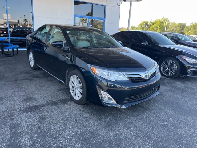 Used 2012 Toyota Camry XLE w/ Leather Pkg image 2
