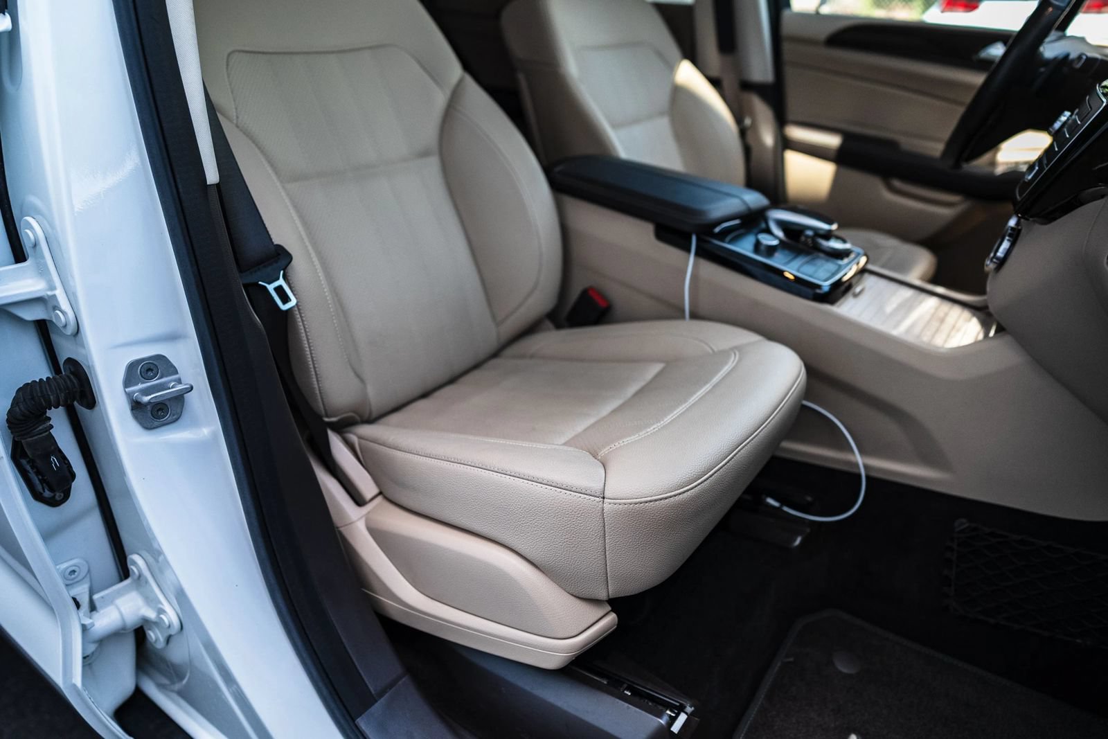 Used 2018 Mercedes-Benz GLE 350 4MATIC image 18