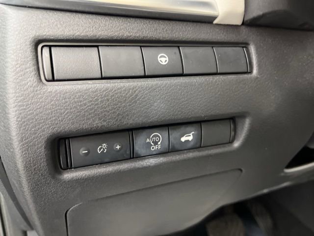 Used 2023 Nissan Rogue SL w/ SL Premium Package image 30