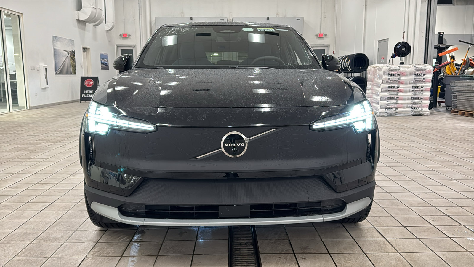 New 2026 Volvo EX30 Cross Country Ultra w/ Protection Package Premier AWD/4WD image 10