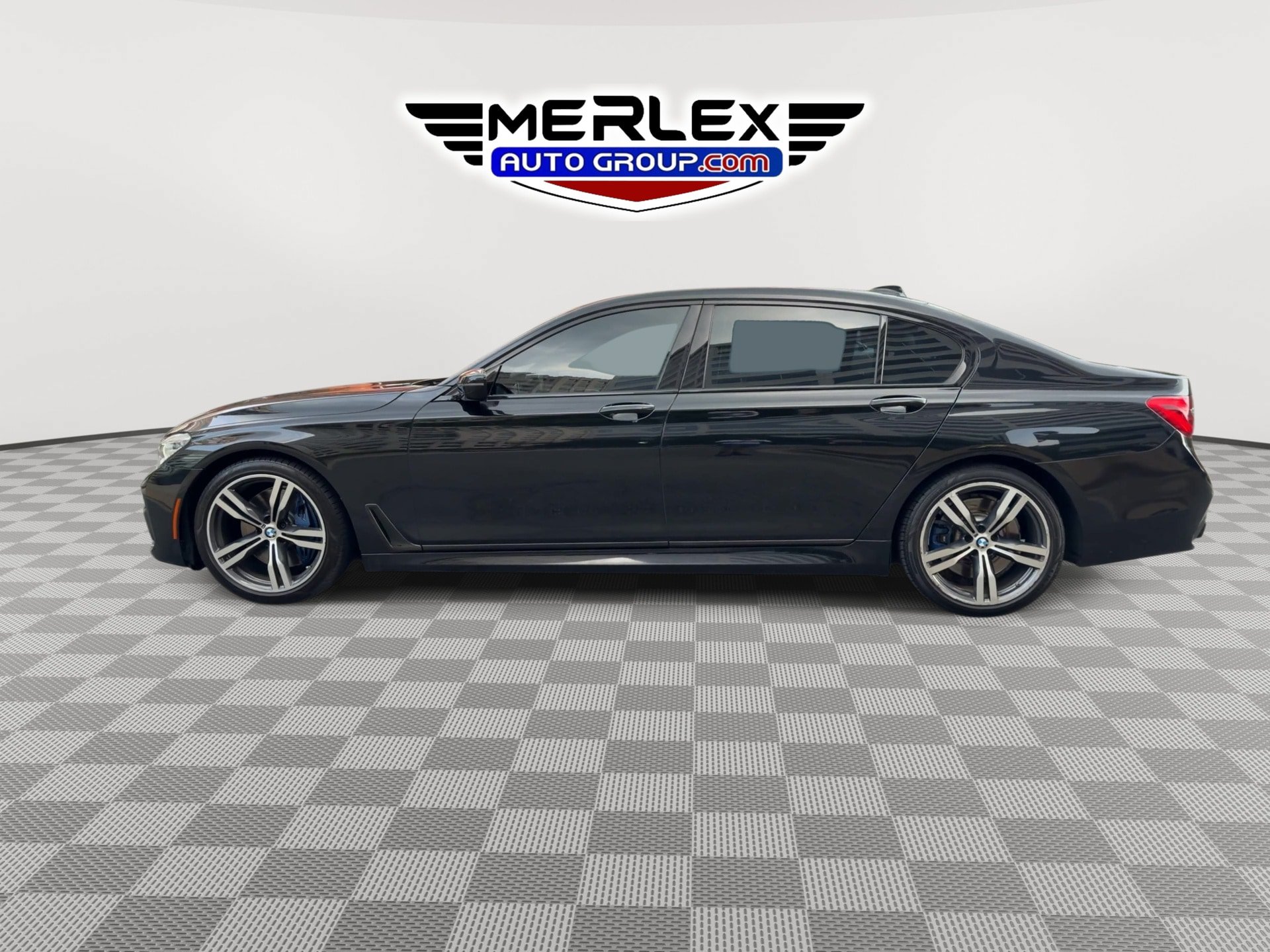 Used 2018 BMW 750i w/ Executive Package RWD image 5