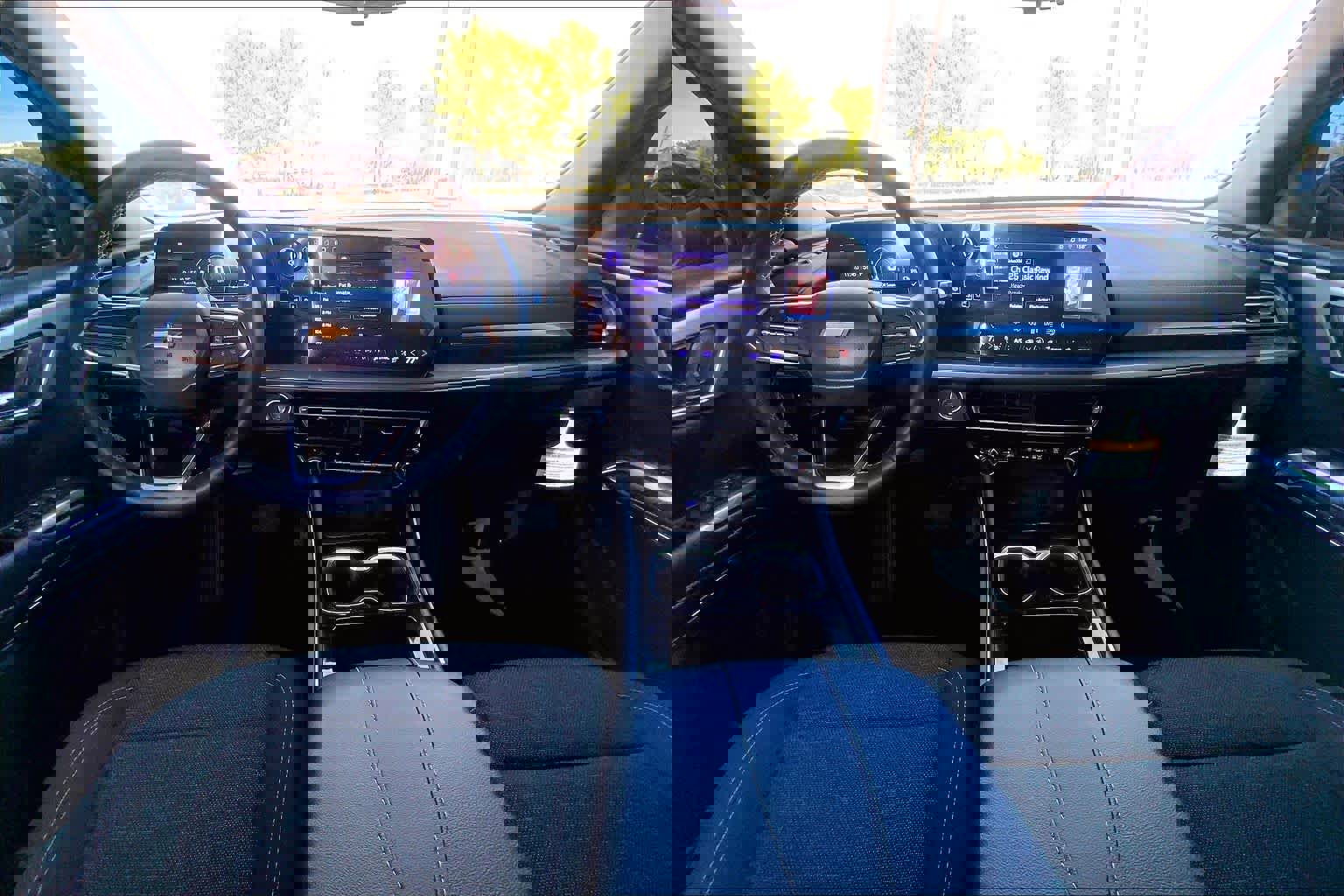 Used 2026 Chevrolet Traverse LT w/ Driver Confidence Package FWD image 15