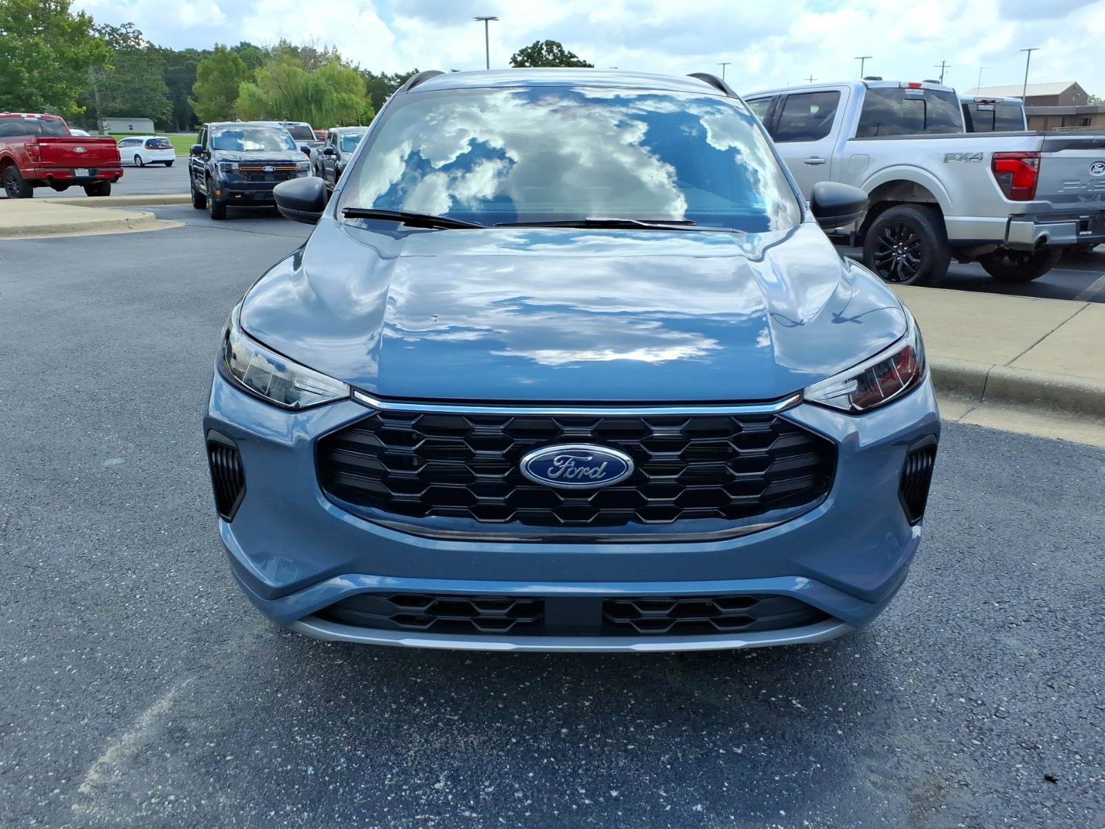 Used 2023 Ford Escape ST-Line w/ Tech Pack #1 FWD image 2