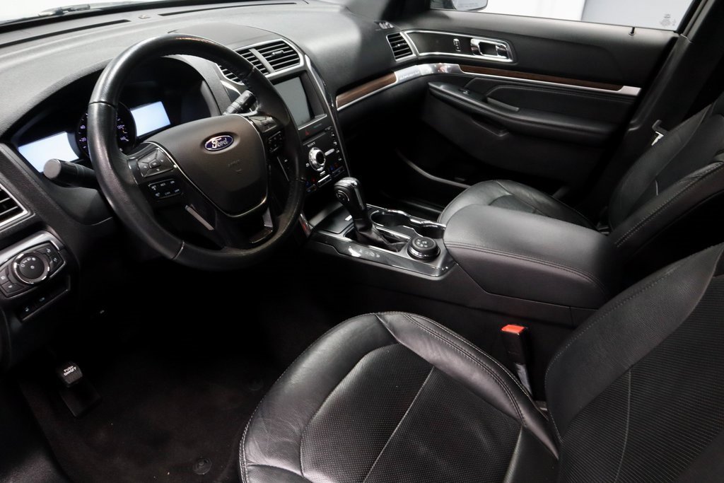 Certified 2019 Ford Explorer Limited w/ Class III Trailer Tow Package image 25