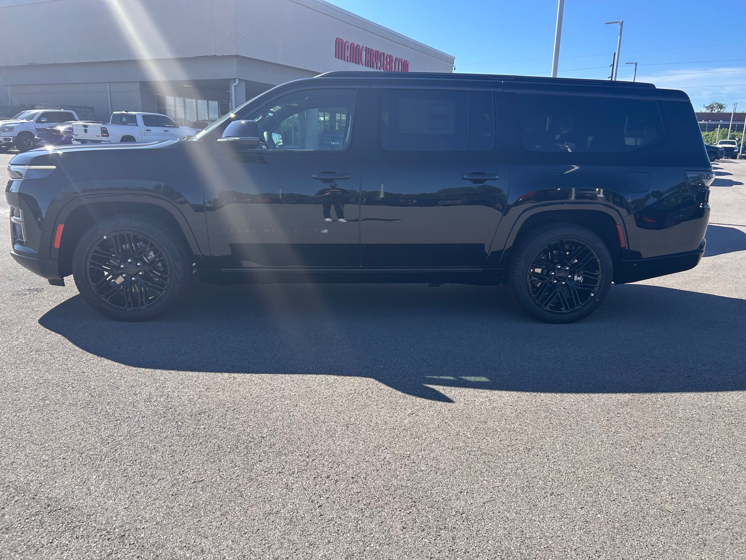 New 2026 Jeep Grand Wagoneer L Limited AWD/4WD image 6