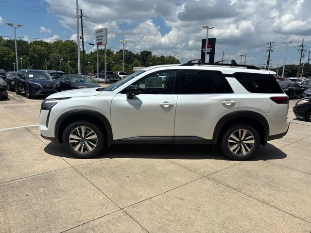New 2026 Nissan Pathfinder SL FWD image 4
