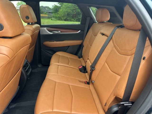 Certified 2024 Cadillac XT5 Premium Luxury w/ LPO, Floor Liner Package AWD/4WD image 19
