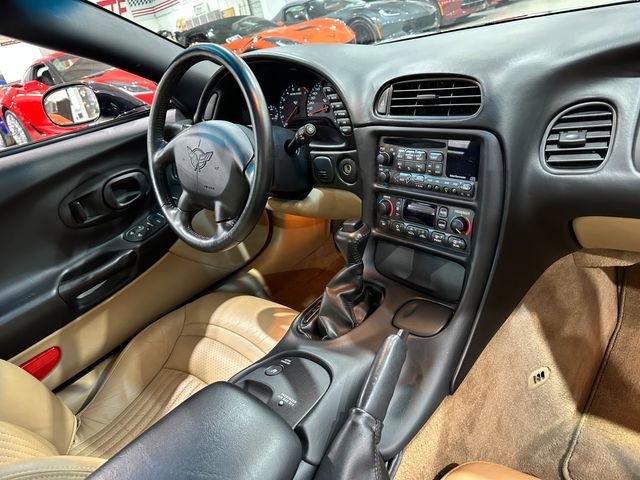 Used 2004 Chevrolet Corvette Coupe image 11