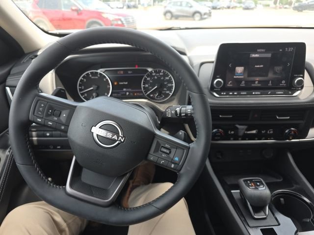 Used 2026 Nissan Rogue SV FWD image 22