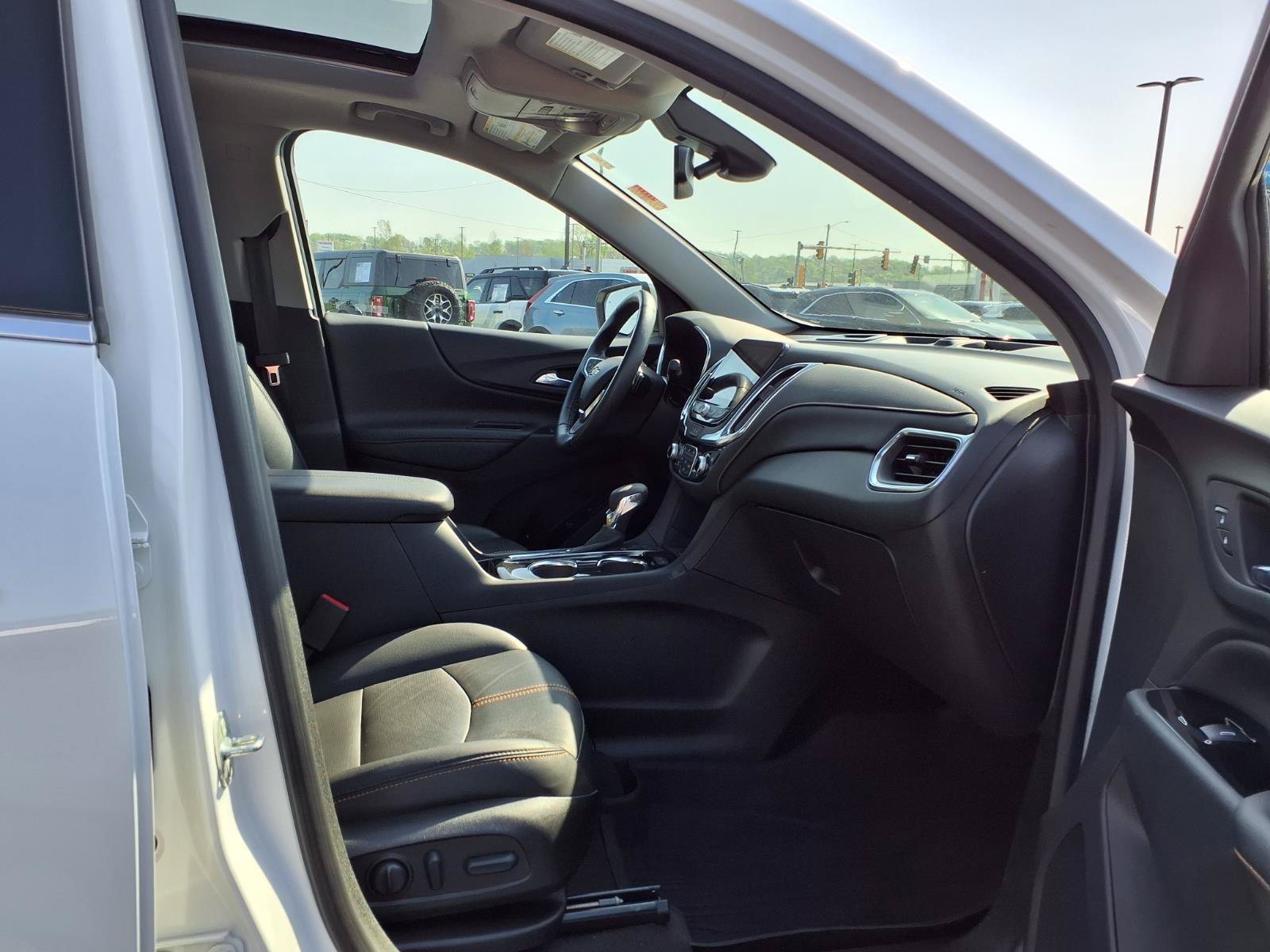 Used 2022 Chevrolet Equinox Premier AWD/4WD image 28