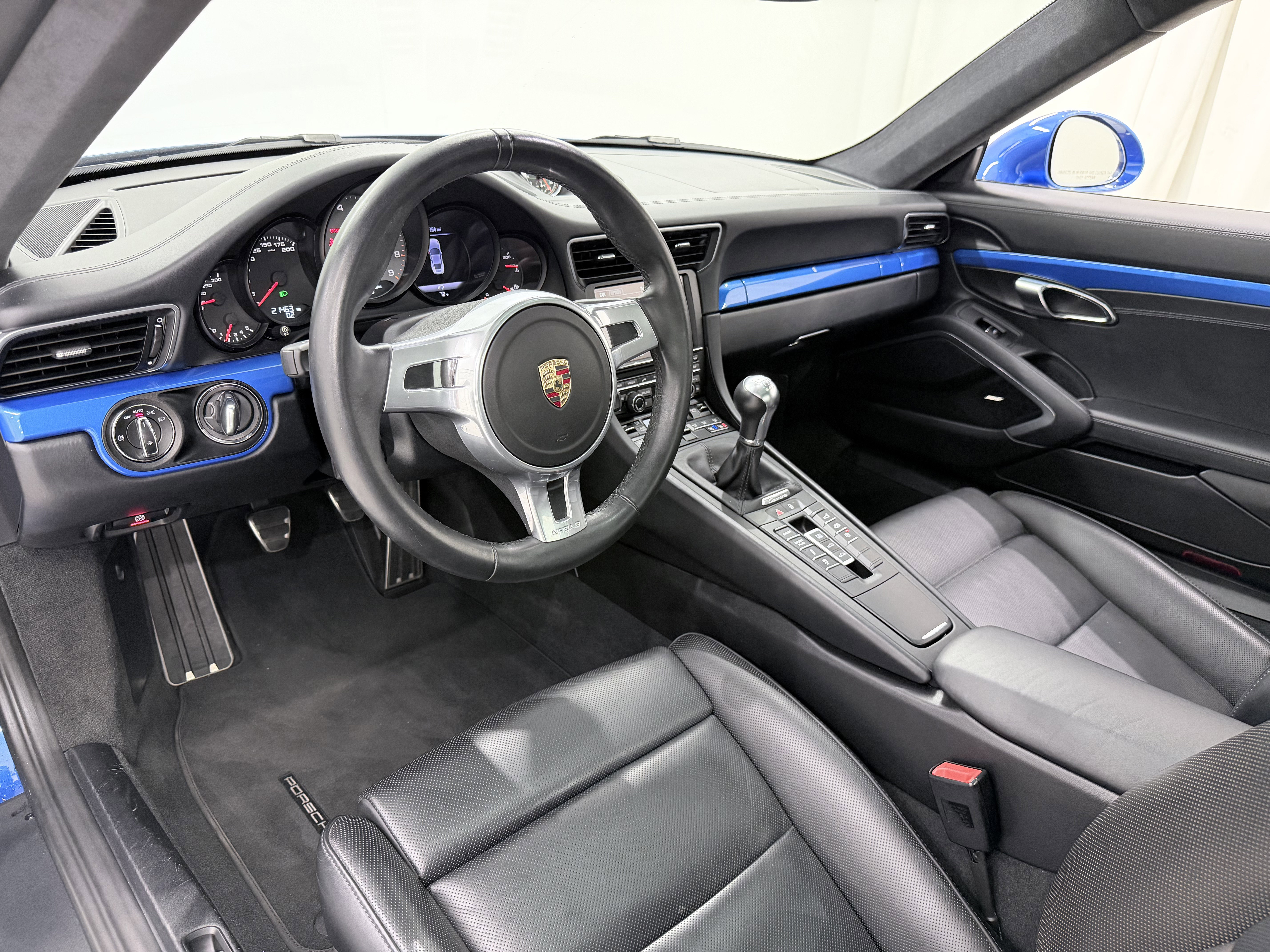 Certified 2015 Porsche 911 Carrera 4S AWD/4WD image 4