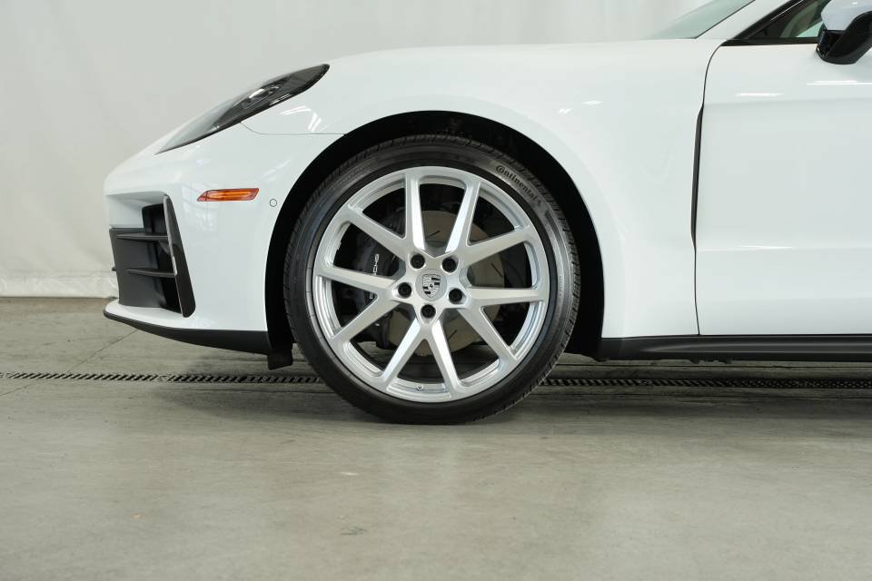 Certified 2025 Porsche Panamera 4 AWD/4WD image 43