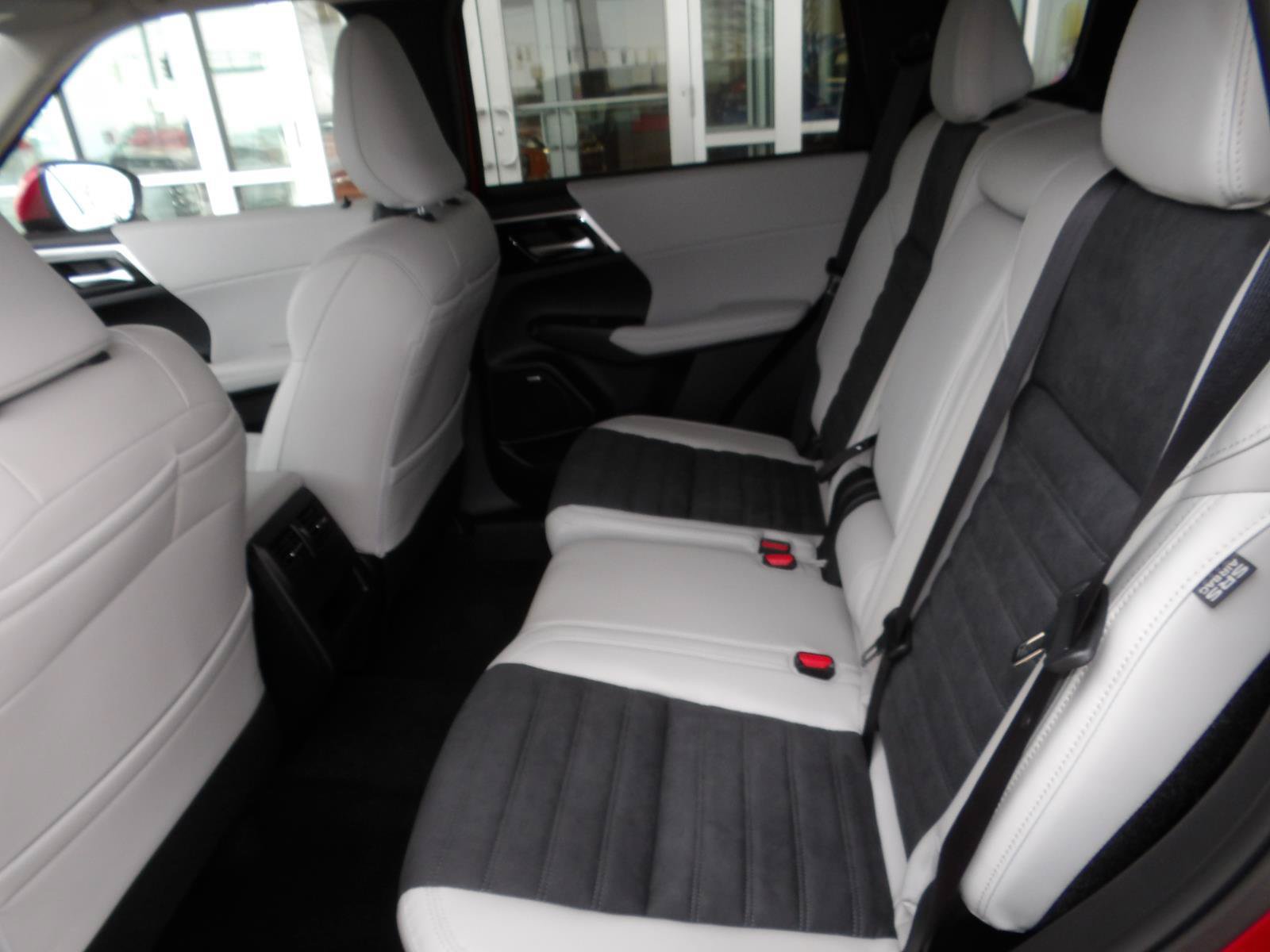 New 2026 Mitsubishi Outlander SE AWD/4WD image 16