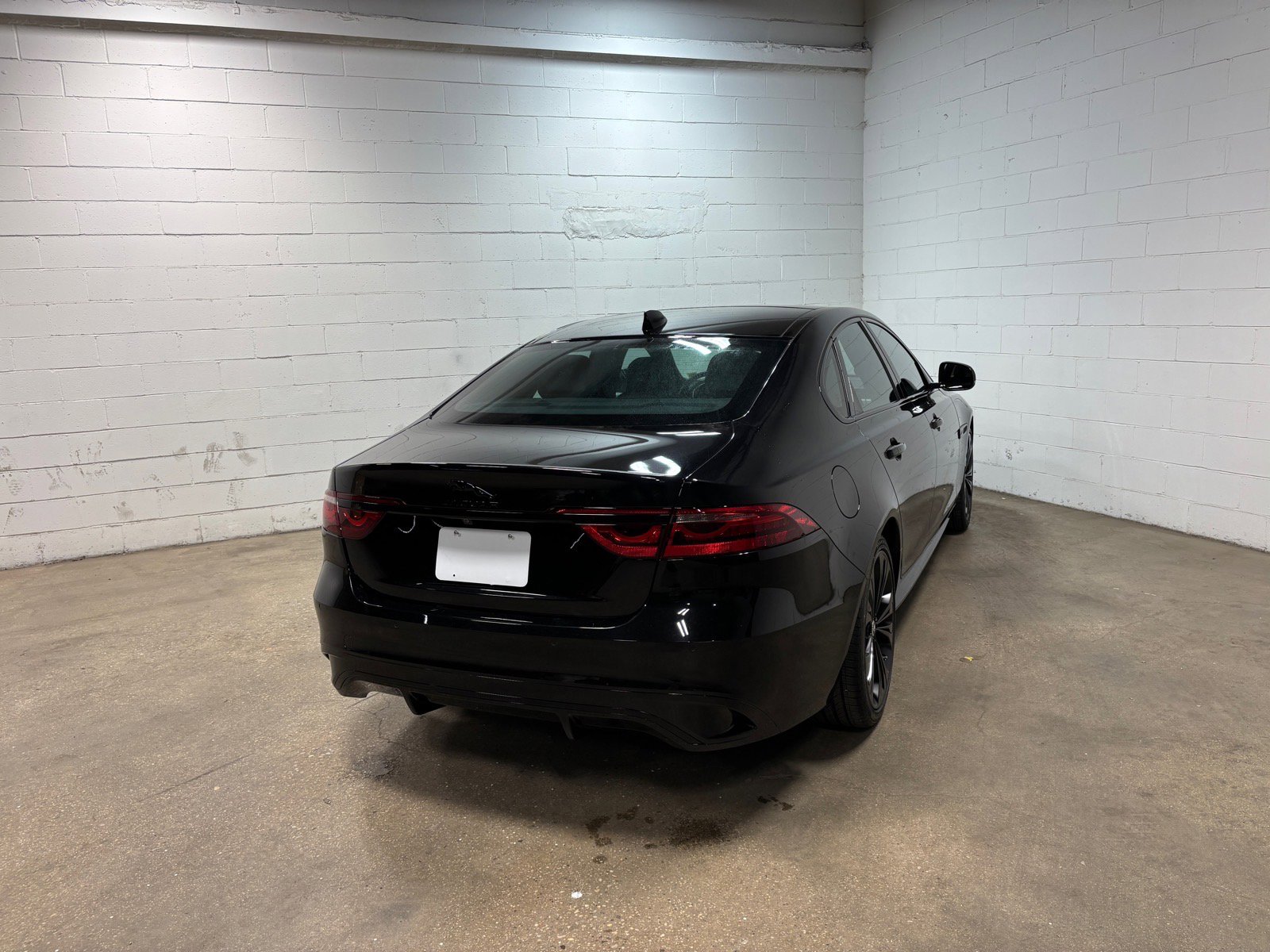 Used 2024 Jaguar XF R-Dynamic SE AWD/4WD image 7