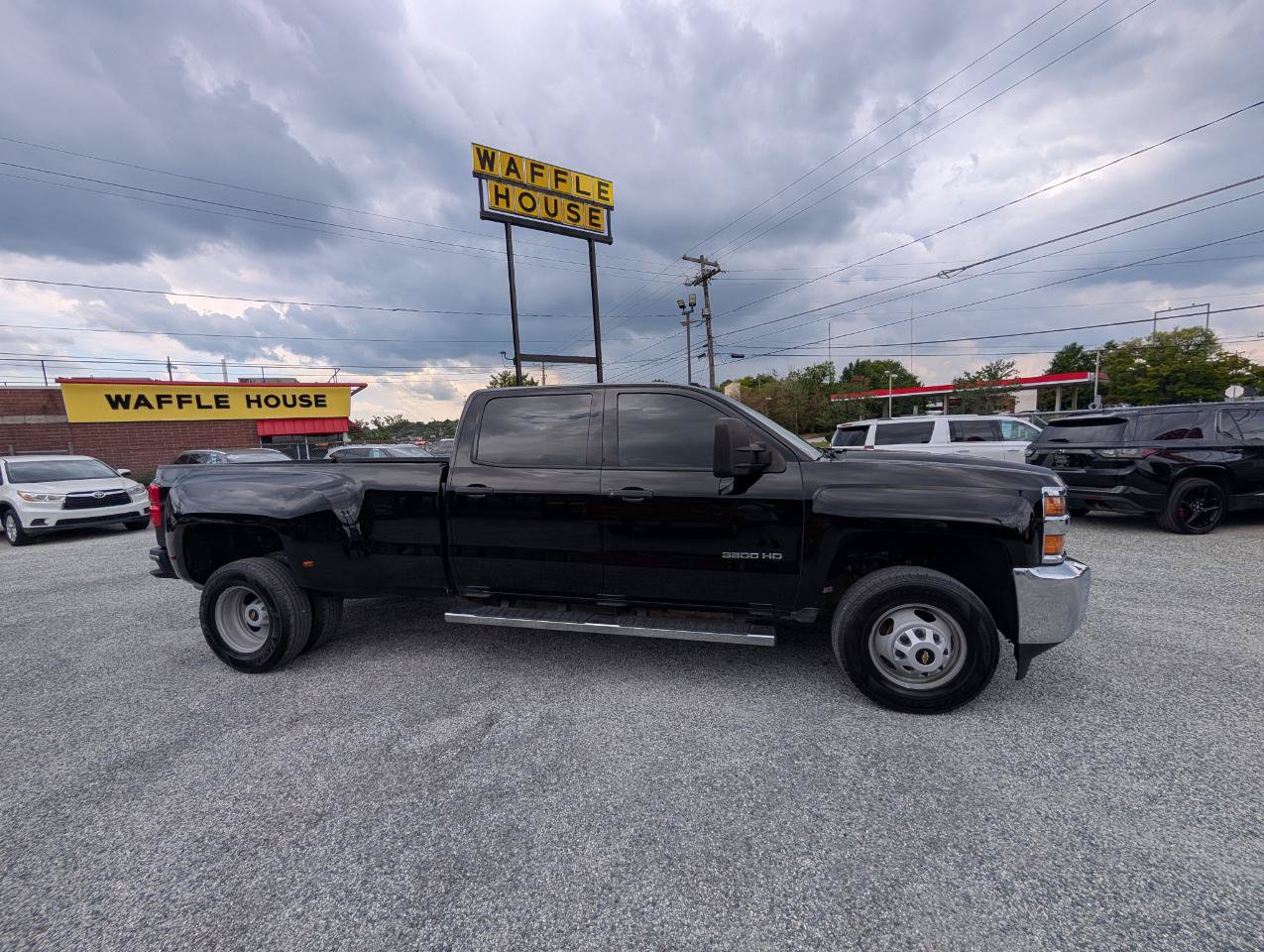 Used 2018 Chevrolet Silverado 3500 W/T RWD image 4