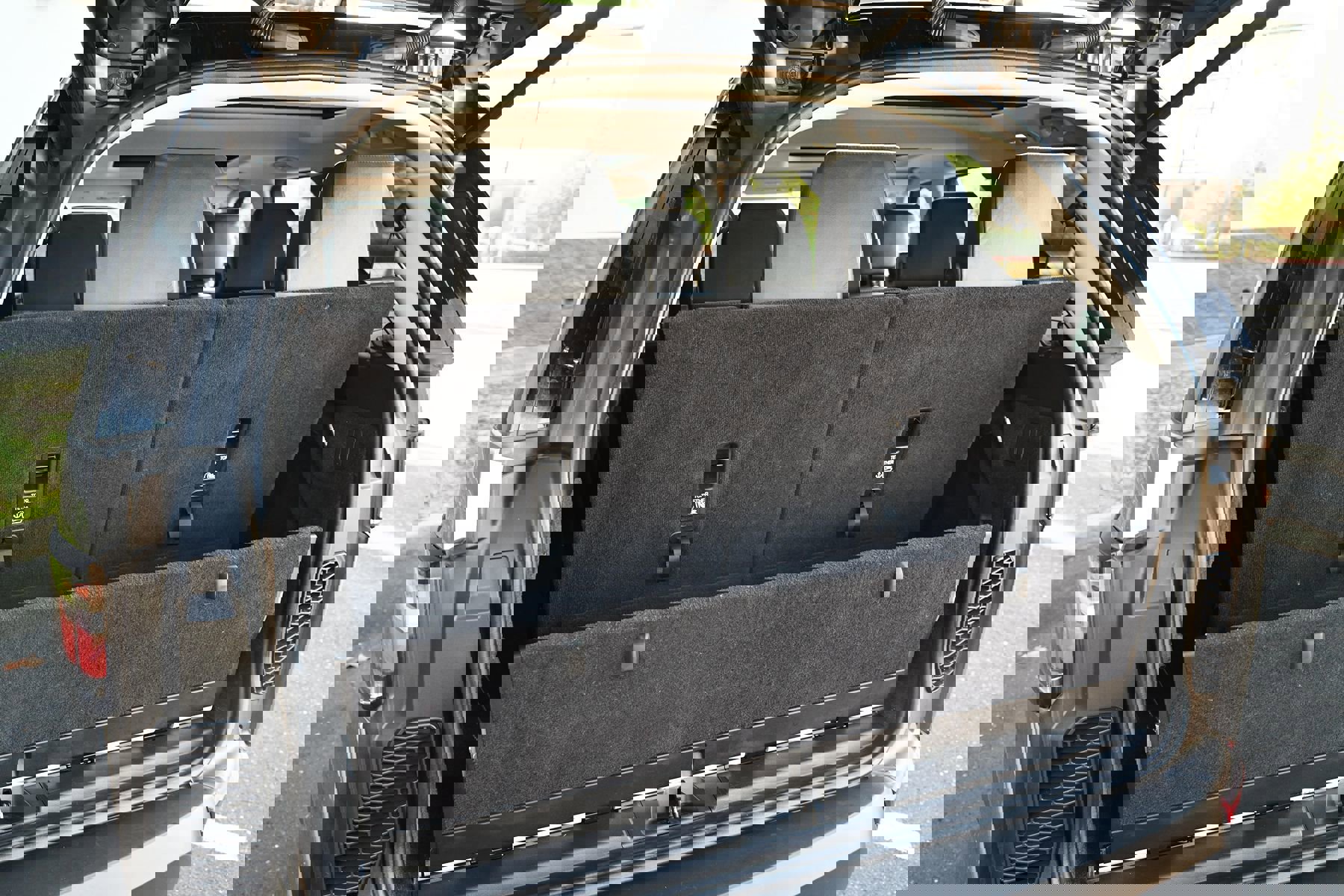 Used 2020 Land Rover Discovery HSE AWD/4WD image 16