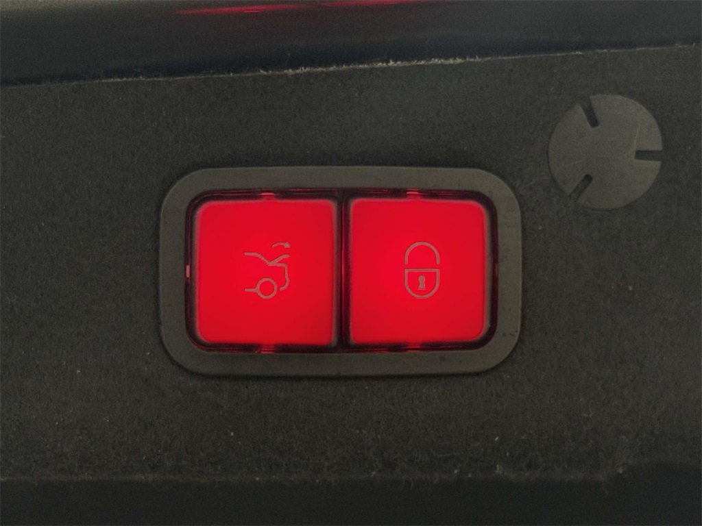 Used 2020 Mercedes-Benz C 300 4MATIC Sedan image 12