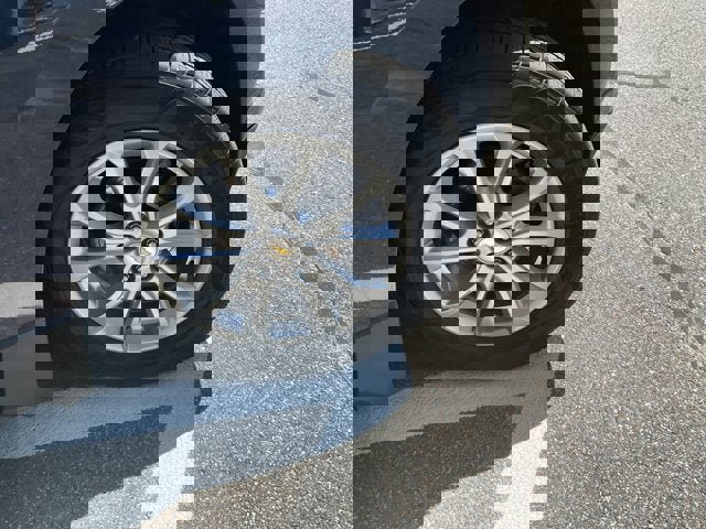 Used 2020 Chevrolet Equinox LT w/ Driver Convenience Package image 40