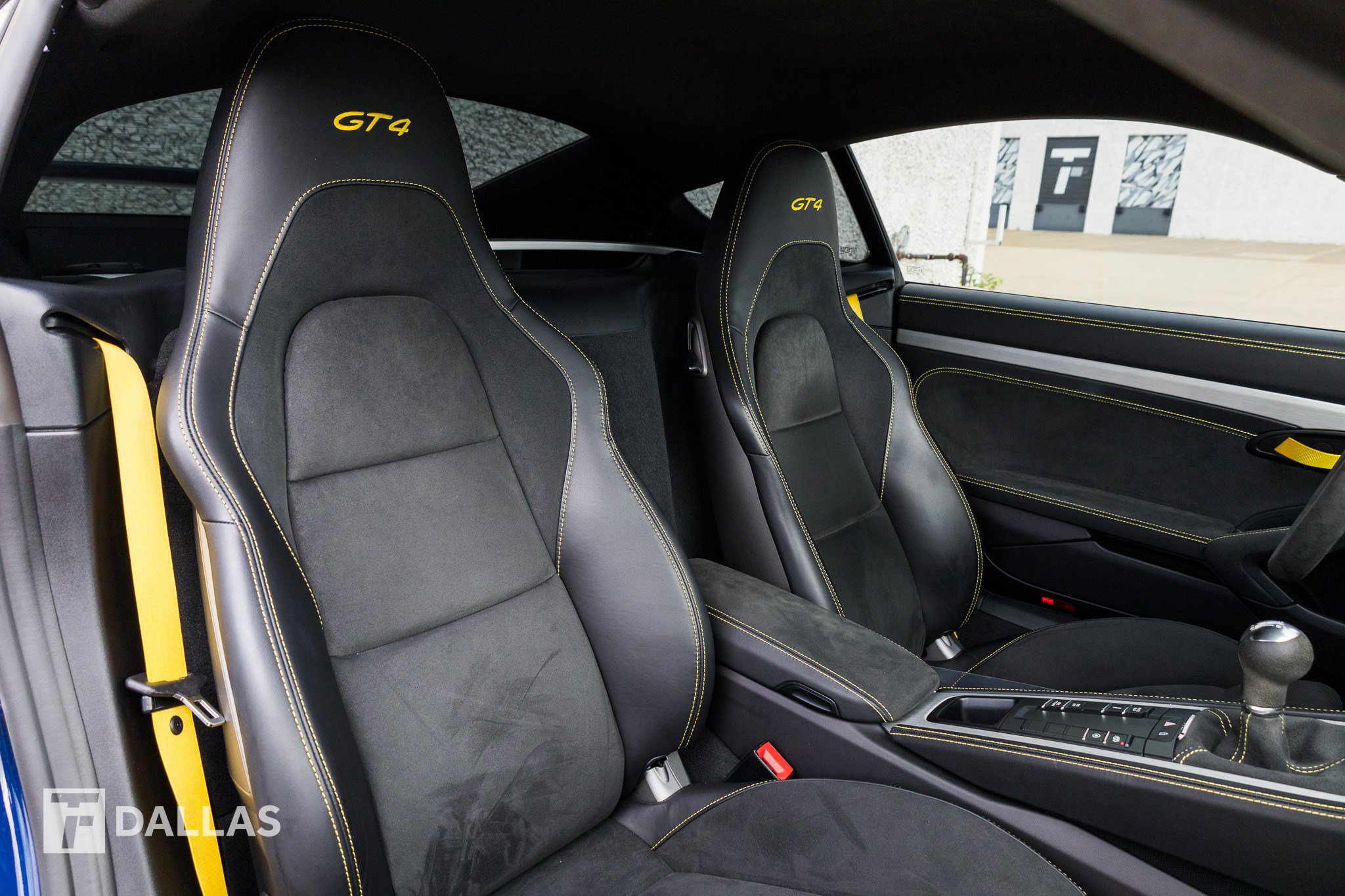 Used 2023 Porsche 718 Cayman GT4 RWD image 40