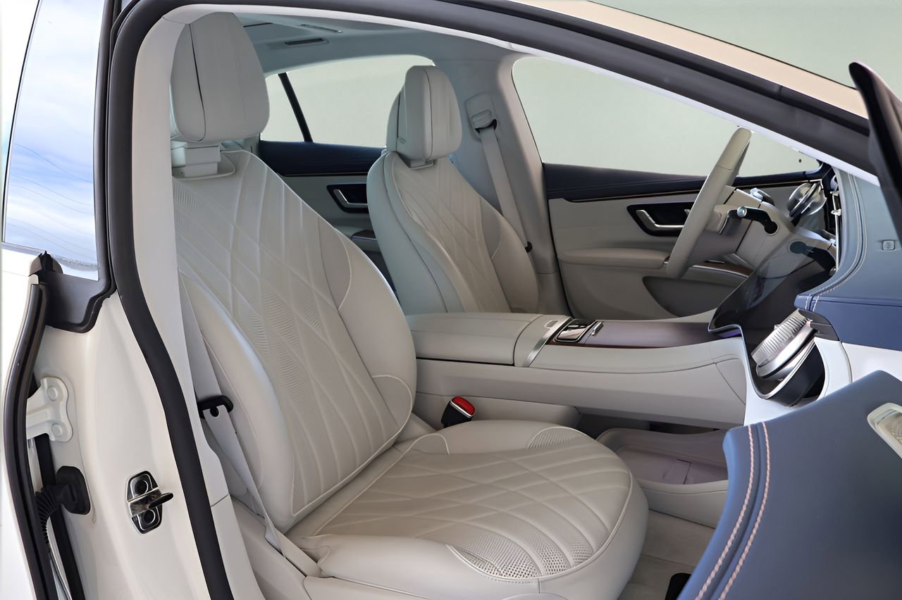 Used 2022 Mercedes-Benz EQS 580 4MATIC Sedan image 19