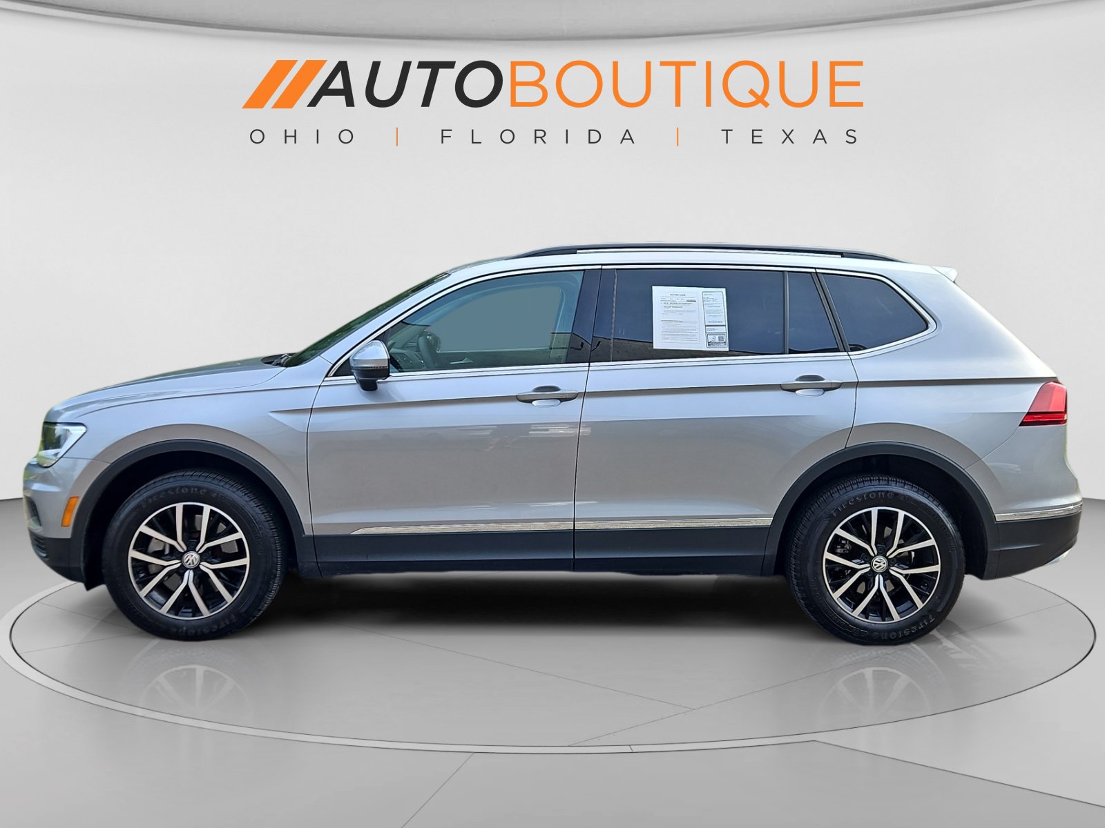 Used 2021 Volkswagen Tiguan SE FWD image 2