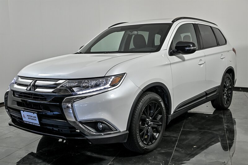 Used 2018 Mitsubishi Outlander LE AWD/4WD image 5