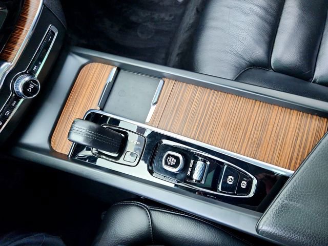 Used 2021 Volvo XC60 T8 Inscription Expression image 22