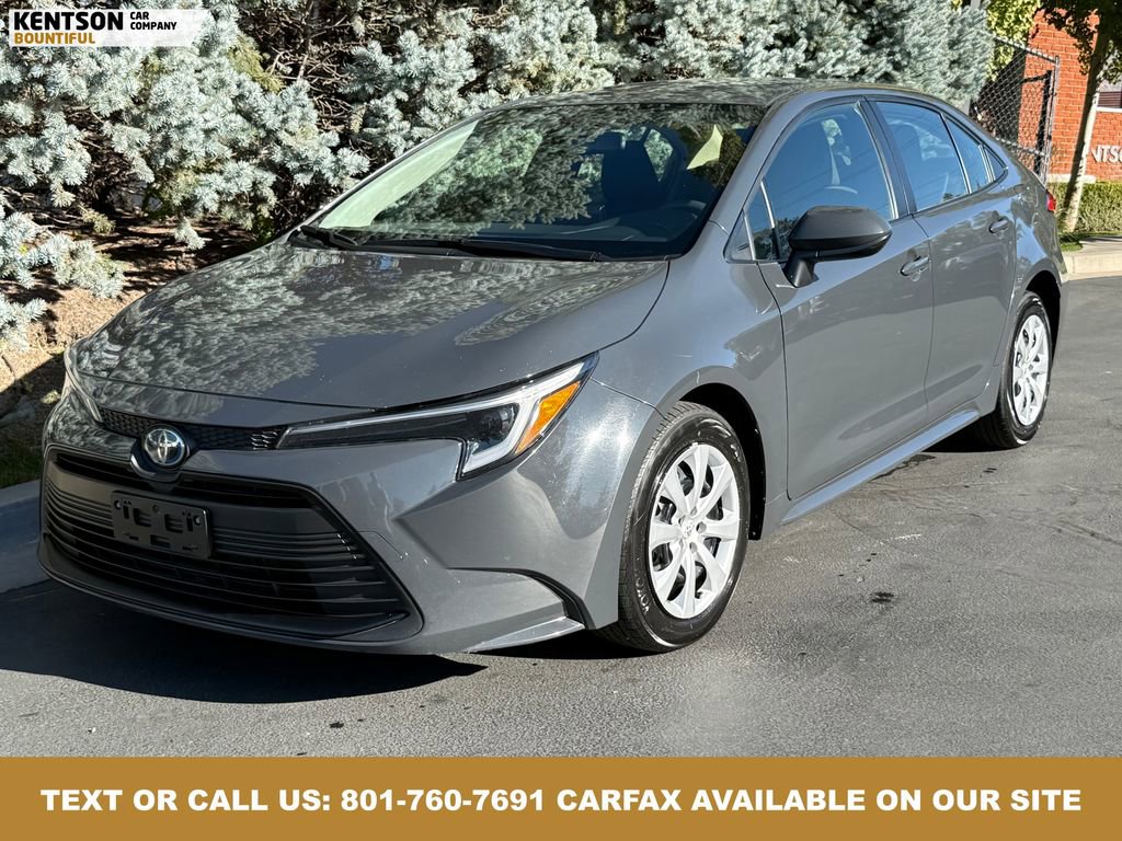 Used 2024 Toyota Corolla LE image 2